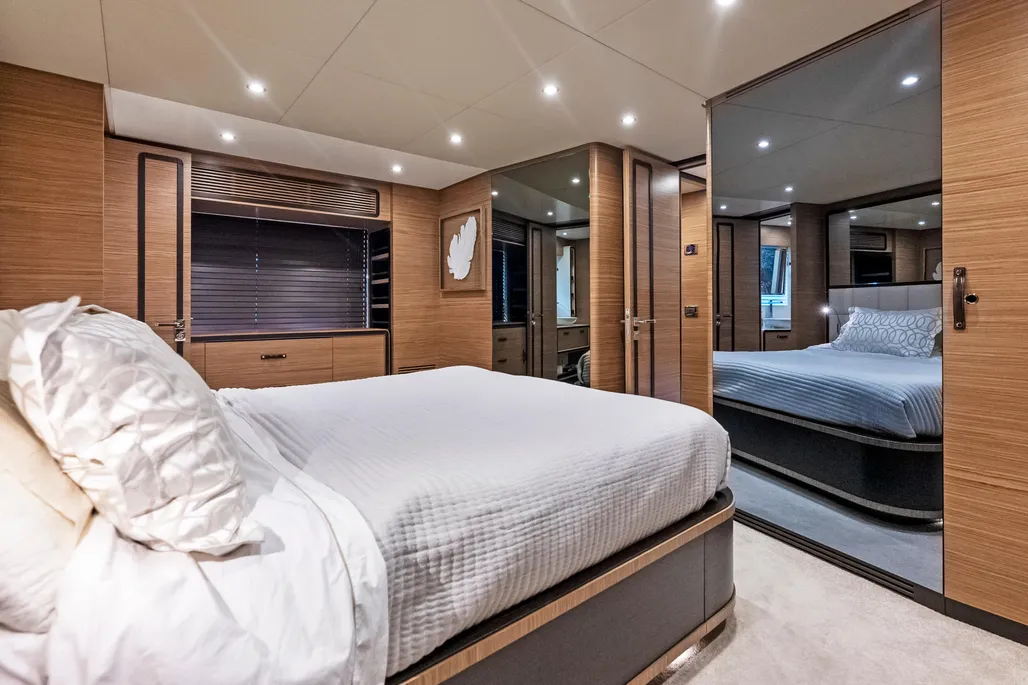 Yacht Photo 31